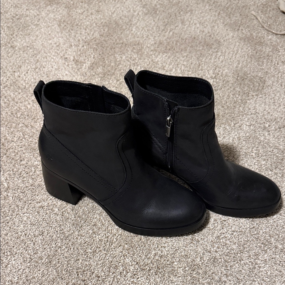 Classic Black Women's Ankle Boots with Side Zip